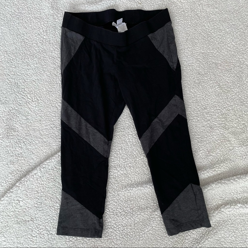 Motherhood maternity cropped athletic leggings